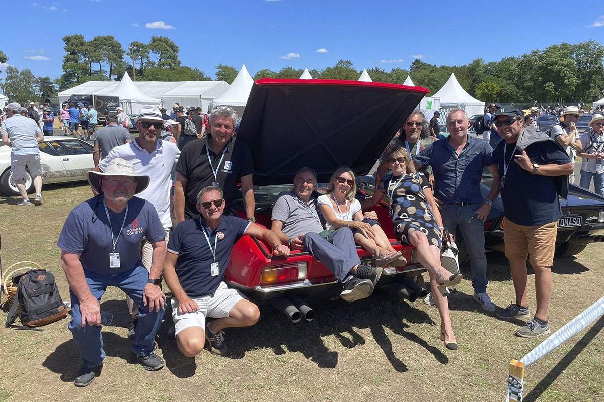 Free HTML5 Bootstrap Template by FreeHTML5.co