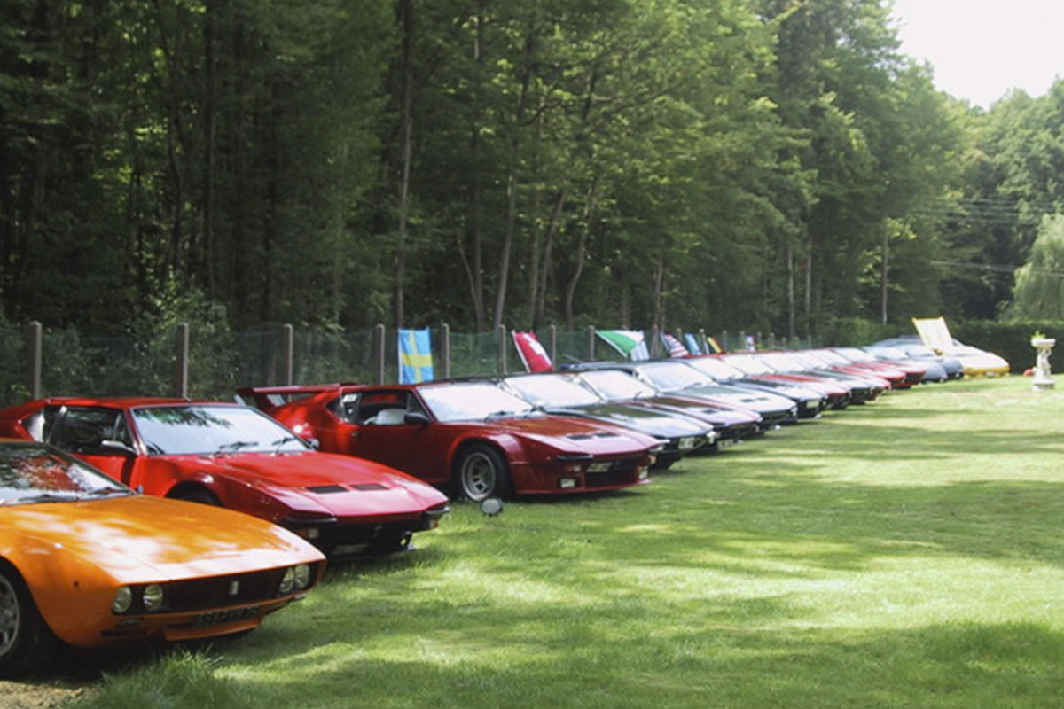 Free HTML5 Bootstrap Template by FreeHTML5.co